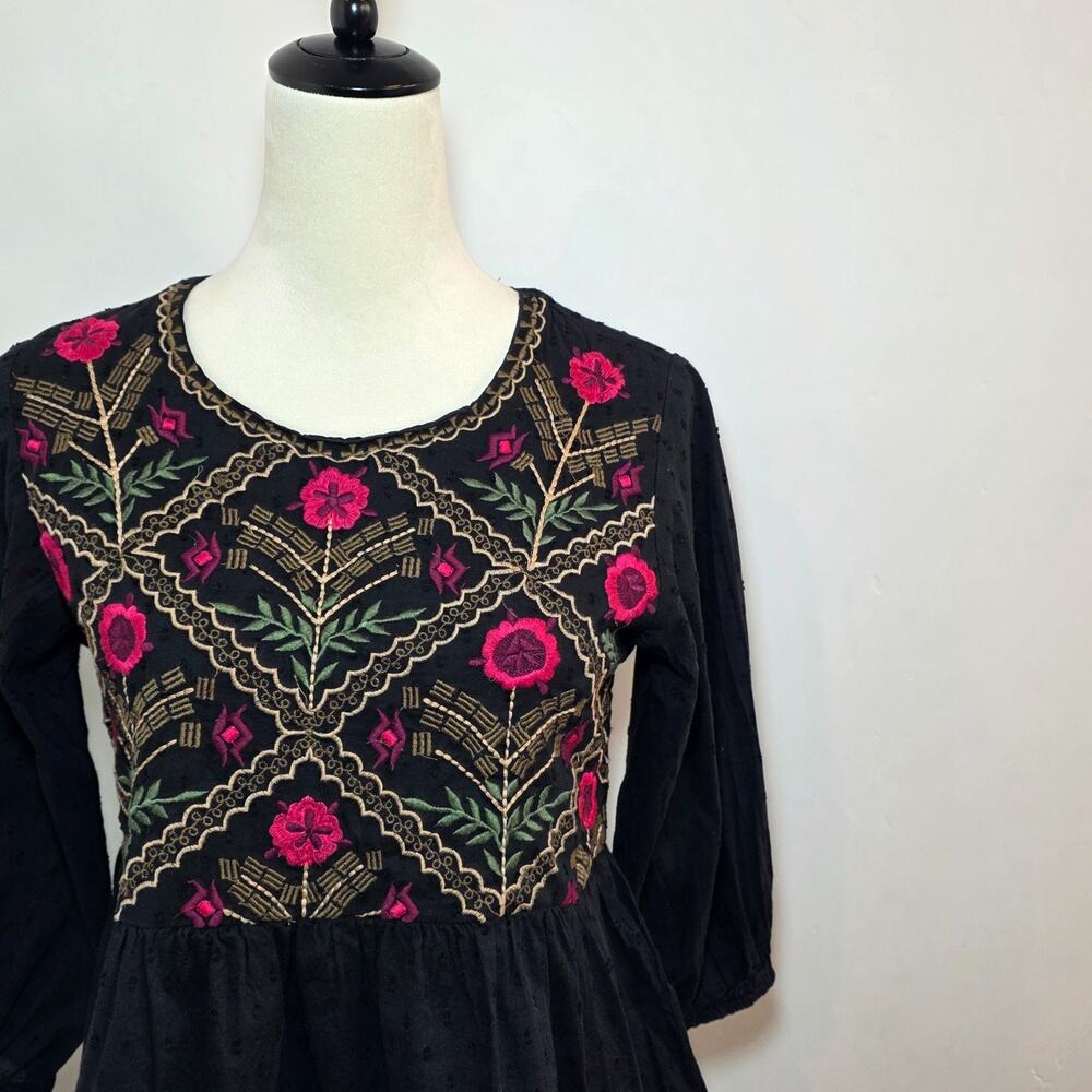 Mi Ami Embroidered Floral Top Size S Black Long Sleeve Whimsical Romantic Boho - Picture 2 of 6